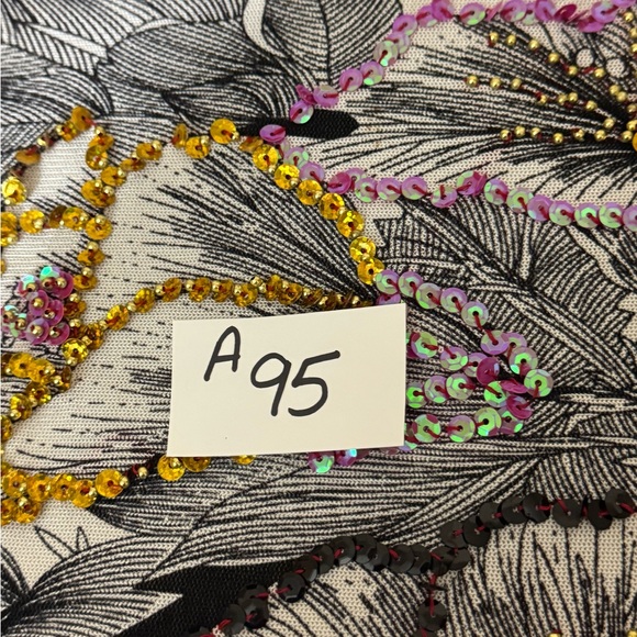 A-95 Juliette Black & White Floral &‎ Dot Sequin Detail 3/4 Sleeve Blouse Size S - Picture 13 of 15